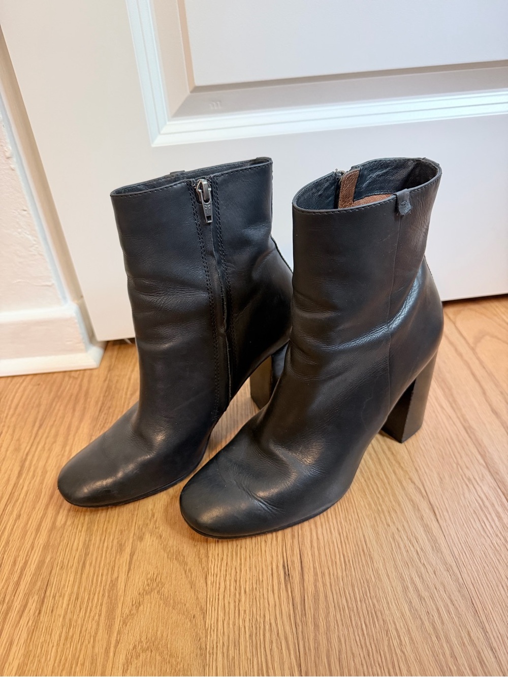 Frye Women's Black Leather Block Heel Ankle Boots
